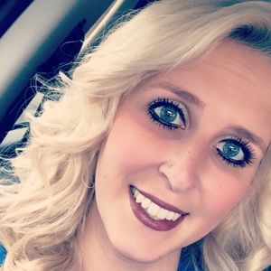 Meet your Posher, Carly